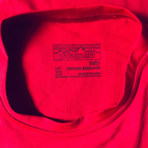 Patagonia Men/Unisex XS Cherry Red Daily Capilene Baselayer T-shirt - Picture 3 of 7